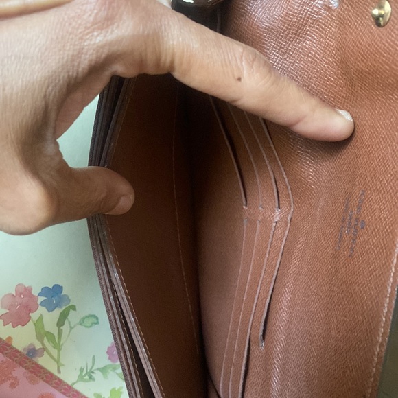 Authentic Louis Vuitton Monogram Accordion Clutch/Wristlet With Goldtone Chain! - Picture 11 of 17